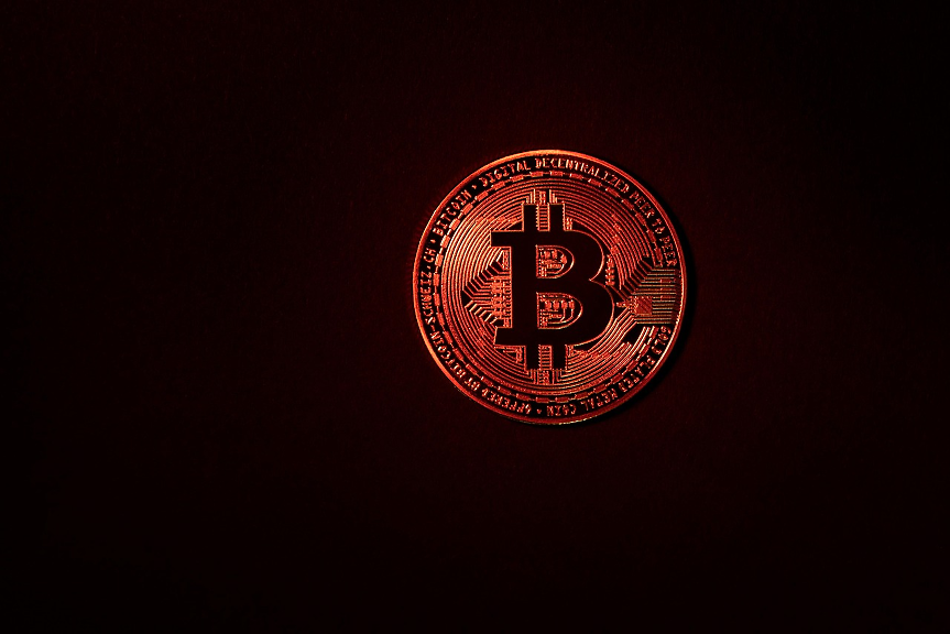 Биткойнът поскъпна до нов рекорд от над $124 000