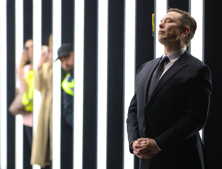 Tesla стимулира Илон Мъск с $1 трлн. долара за 10 г.