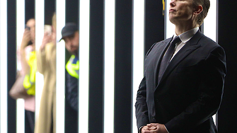 Tesla стимулира Илон Мъск с $1 трлн. долара за 10 г.