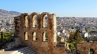 1.08 млн. легла: Краткосрочните наеми убиват хотелите в Гърция