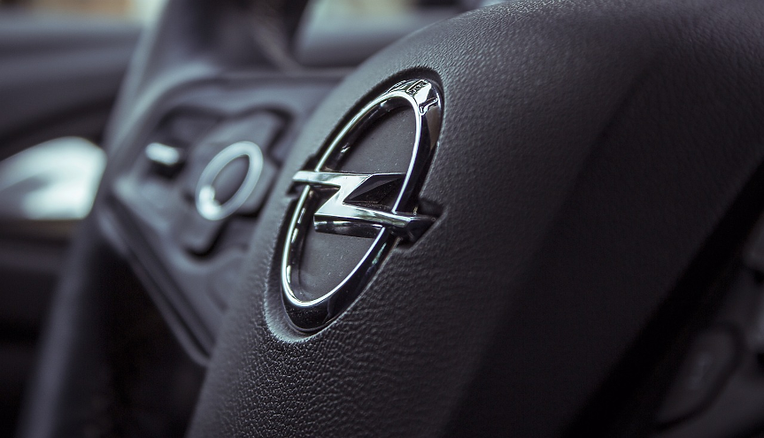 Opel преразглежда стратегията си: Отлага целта за 100% електромобили до 2028 г.