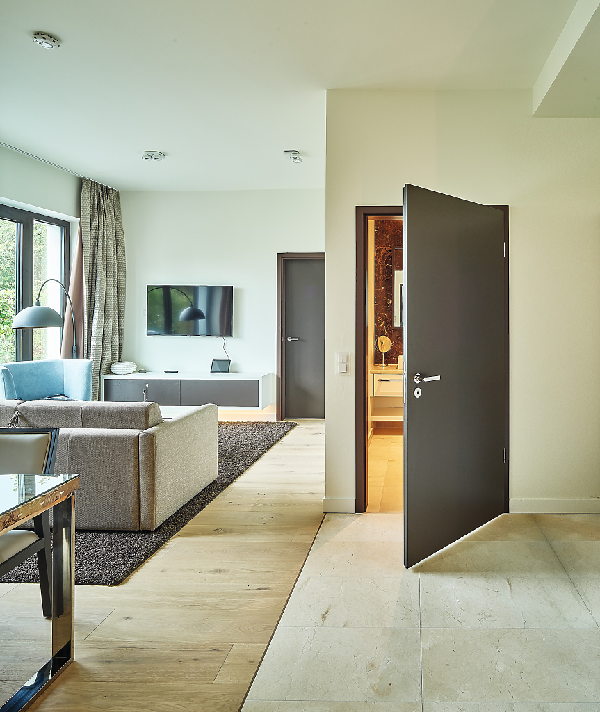 Естетично и дълготрайно: Интериорната врата с висококачествена повърхност и устойчива стоманена каса VarioFix издържа на ежедневните натоварвания