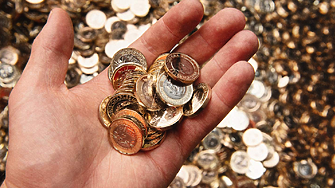 Последните монети от £1 с лика на кралица Елизабет Втора влизат в обращение