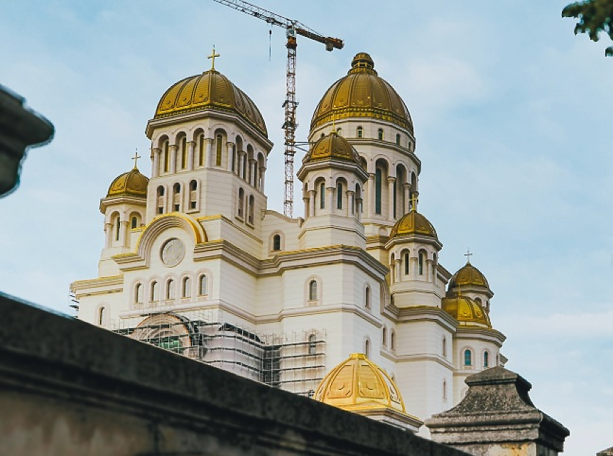 Най-големият православен храм в света отваря врати в Румъния