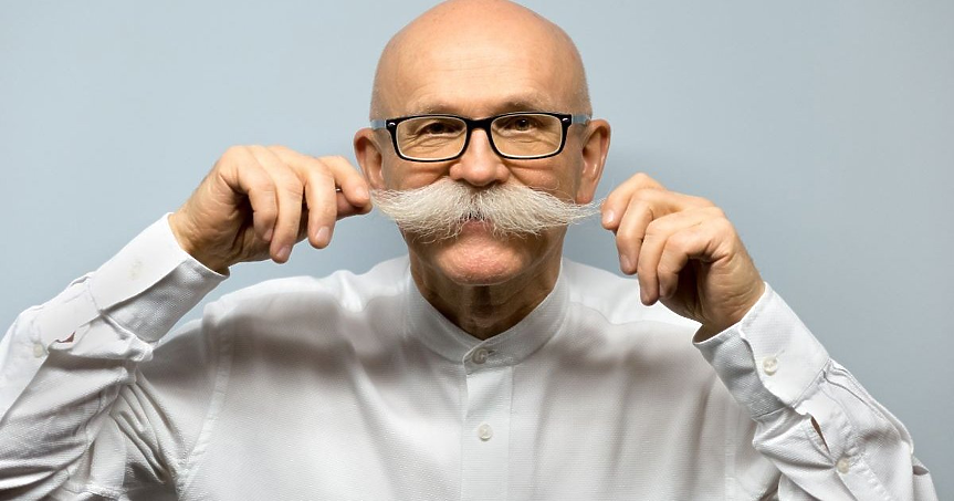 Строител предлага безплатни кръщенета и 2000 евро бонус на двойки, които заченат в имотите му