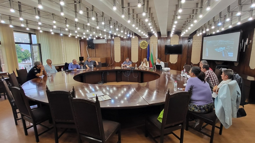 Работна среща, посветена на бъдещето на яхтеното пристанище в Русе; ©Община Русе