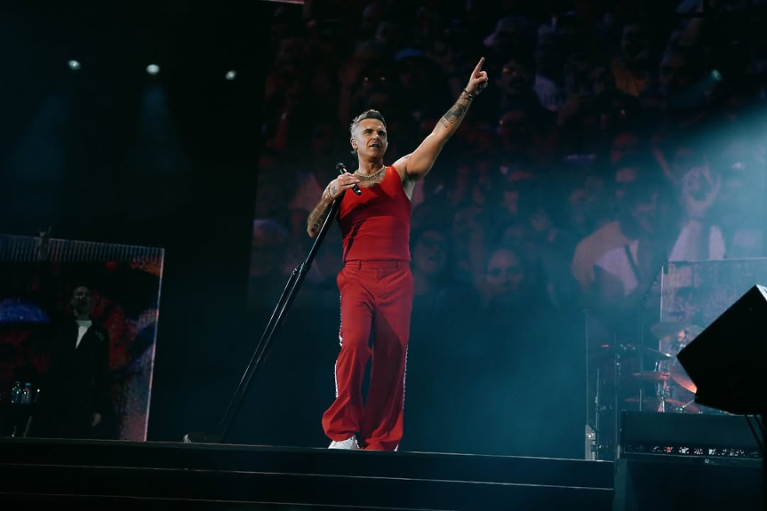 Задържаха пътни инспектори за поискан подкуп от екипа на Роби Уилямс