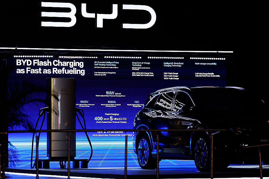 Най-големият китайски автопроизводител строи трети завод в Европа. Коя страна ще избере?