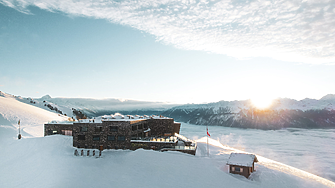 От ядрен бункер до частен самолет: Най-необичайните преустроени хотели в Европа