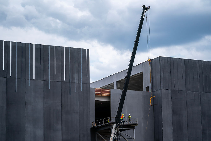 OpenAI, Oracle и SoftBank строят пет нови AI центъра за данни по проекта Stargate 