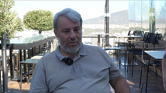 От драхмата до еврото: Български преподавател в Атинския университет за уроците от гръцкия преход