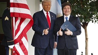 Защо Тръмп спасява Аржентина с $20 млрд. въпреки политиката Америка на първо място?