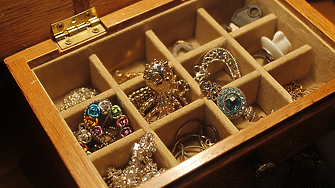 Мистерията на изчезналото от парижки моден подиум колие