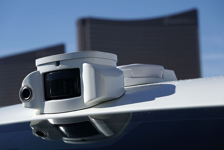 Китайската Pony.ai и Stellantis ще тестват роботаксита в Европа