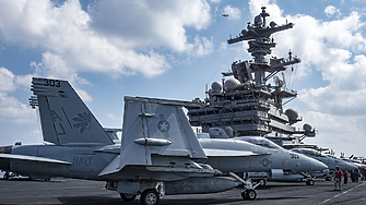 Най-големият военен кораб в света акостира в Хърватия