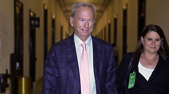 Бивш шеф на Google: Моделите с AI могат да бъдат хаквани и да се научат да убиват