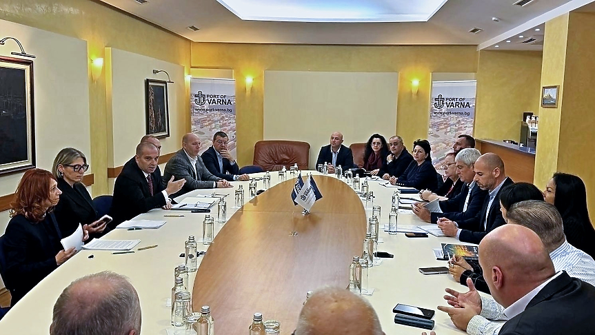 Среща на министър Караджов със синдикално представените организации на пристанище Варна; ©Министерство на транспорта и съобщенията