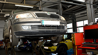 Стикерите за технически преглед изчезват. Какво ще ги замени?