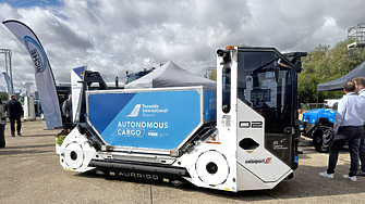 Превозни средства без шофьори на летищата: Как Aurrigo променя превоза на багаж и пътници?