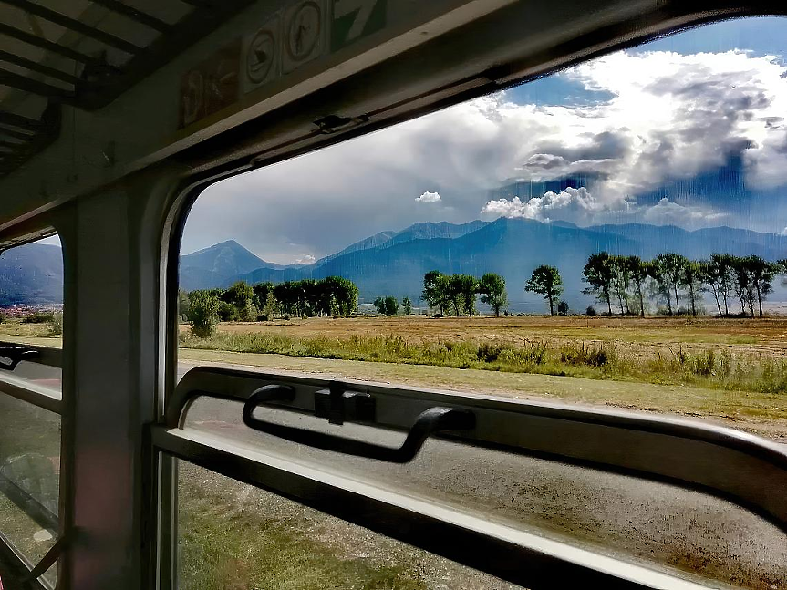 Гледка от прозорците на Родопската теснолинейка; ©БДЖ