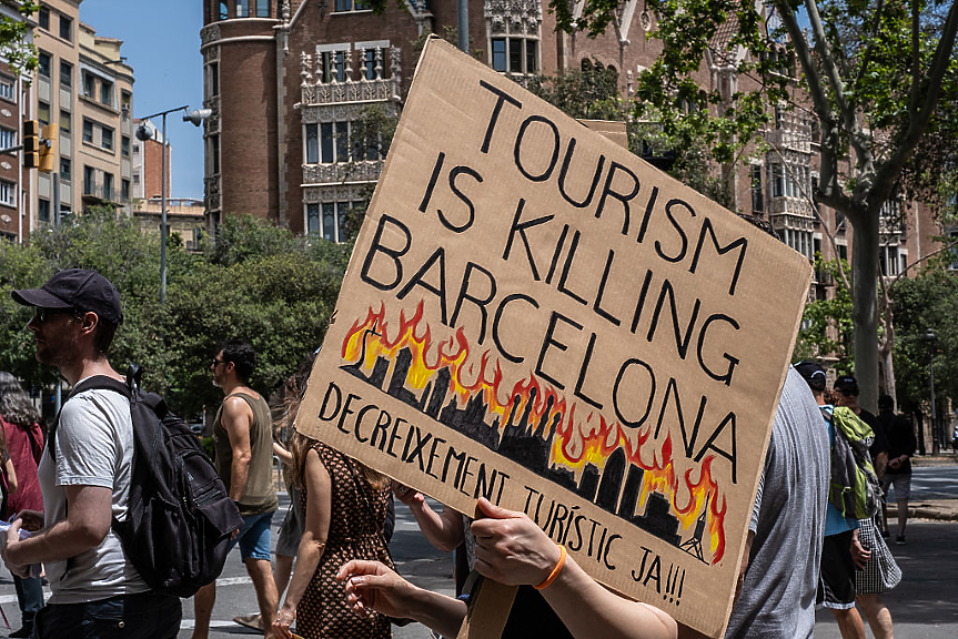 Испания премахва 53 000 незаконни туристически апартамента от регистъра