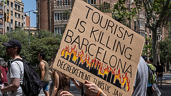 Испания премахва 53 000 незаконни туристически апартамента от регистъра