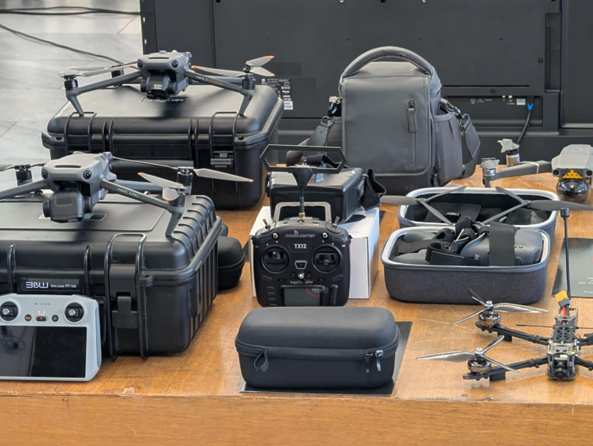 Пилоти на дронове ще обучават в габровско училище