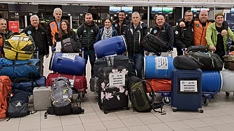 Защо учените носят бидони на Българската експедиция в Антарктида? 