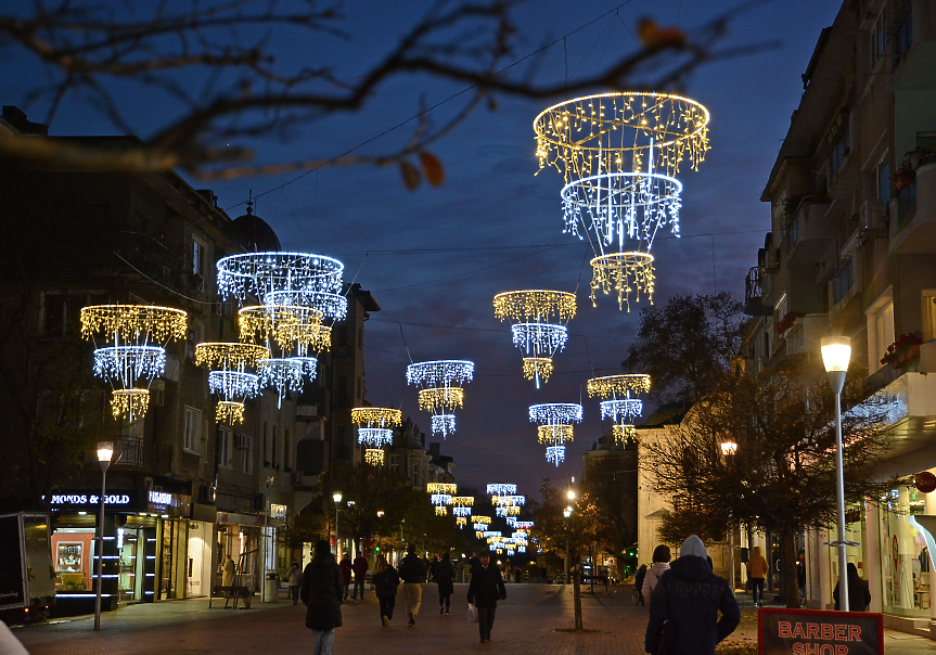 Празничната украса на Варна ще изхаби ток колкото две домакинства