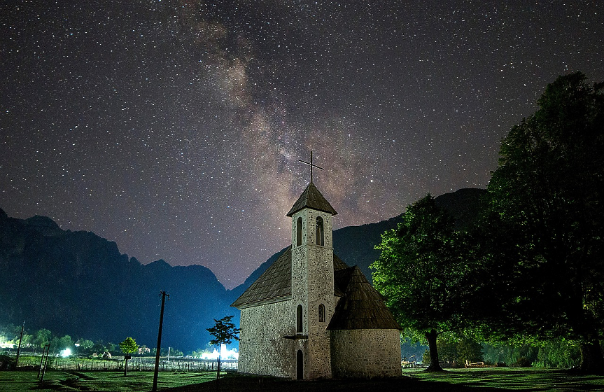 Лин: Живописното албанско село на брега на Охридското езеро