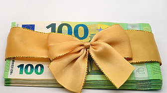 Бонуси, бонуси, бонуси: Какво е ДМС и кой го получава?