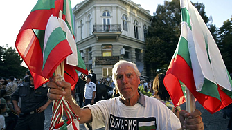 България остава на последно място в ЕС по средна заплата, въпреки ръста през 2024 г.