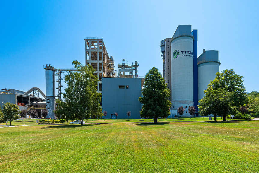 Собственикът на завода за цимент в Златна Панега планира разширяване във Франция