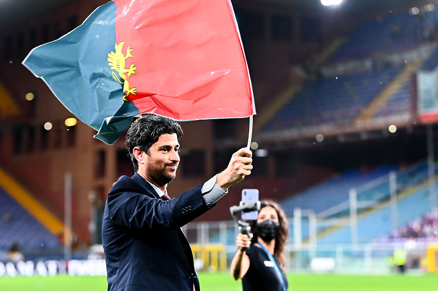 Той купуваше футболни клубове на килограм, а сега е в съда за измама за $500 млн.