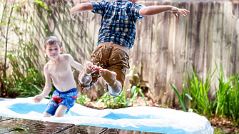 Не харесвате приятелите на детето ви: Три сценария
