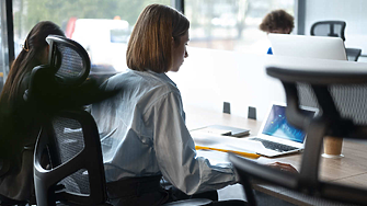 Офис обзавеждане с грижа за здравето и стила