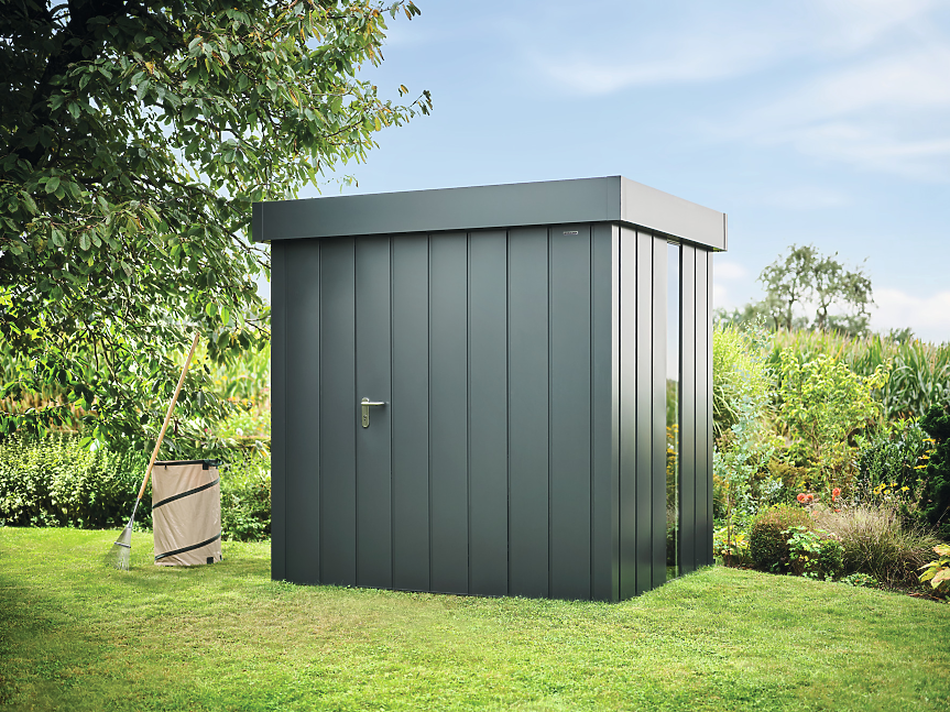 По желание къщичката за градински инструменти Juno може да бъде оборудвана с остъкление до земята. Големите прозорци от многослойно защитно стъкло с дебелина 4&nbsp;mm (VSG) осигуряват естествена светлина и уютна и светла атмосфера.