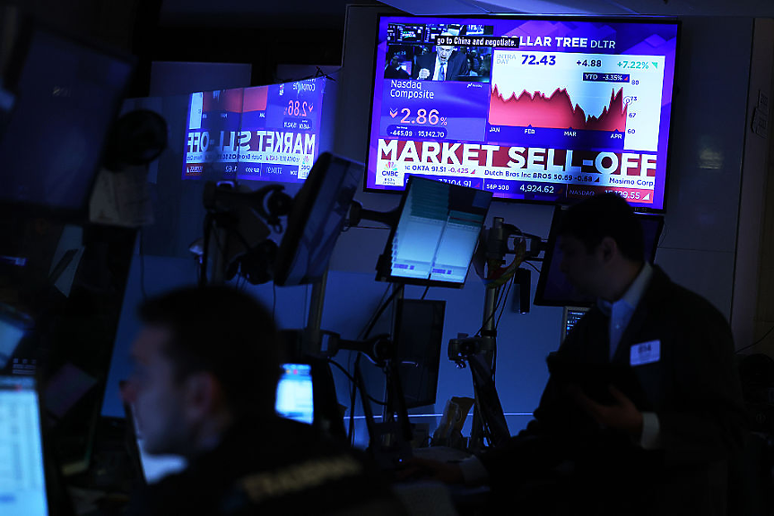 Разпродажбите при производителите на чипове изтриха $500 млрд. пазарна стойност  