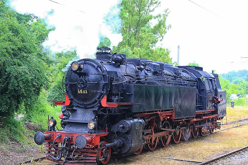 Коледни влакове по два маршрута в страната пуска БДЖ