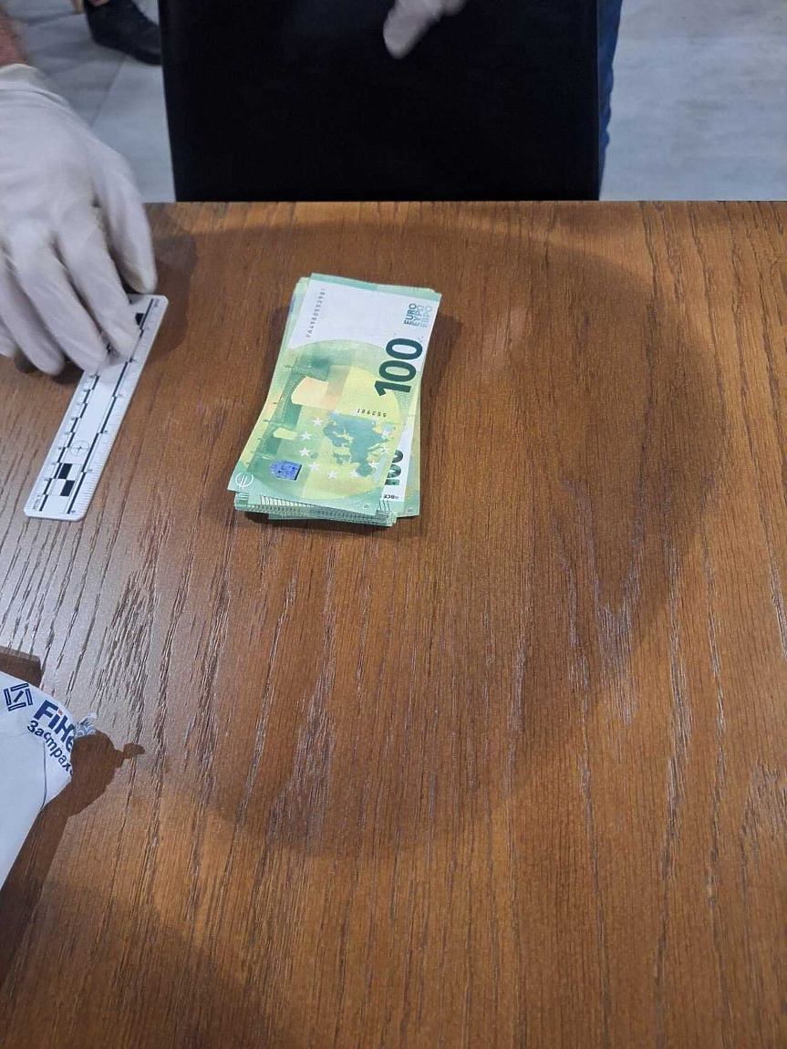 Фалшиви банкноти от 100 евро; ©СДВР