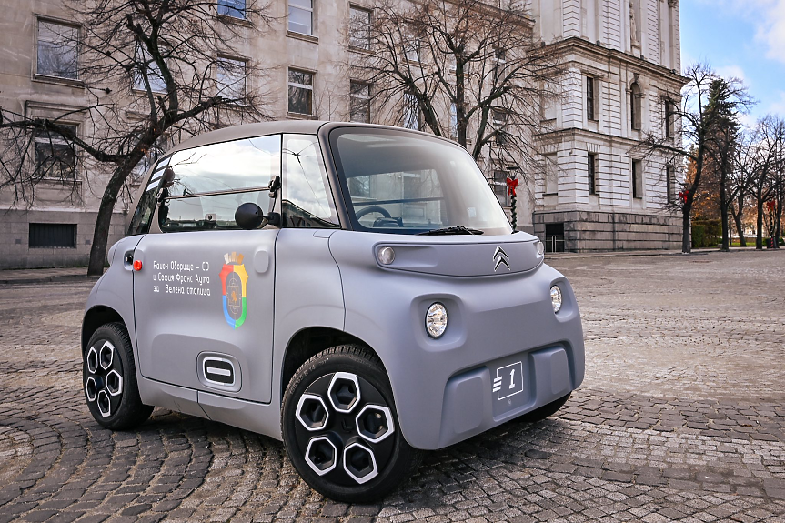 Малки електромобили тестват в столичен район (снимки)