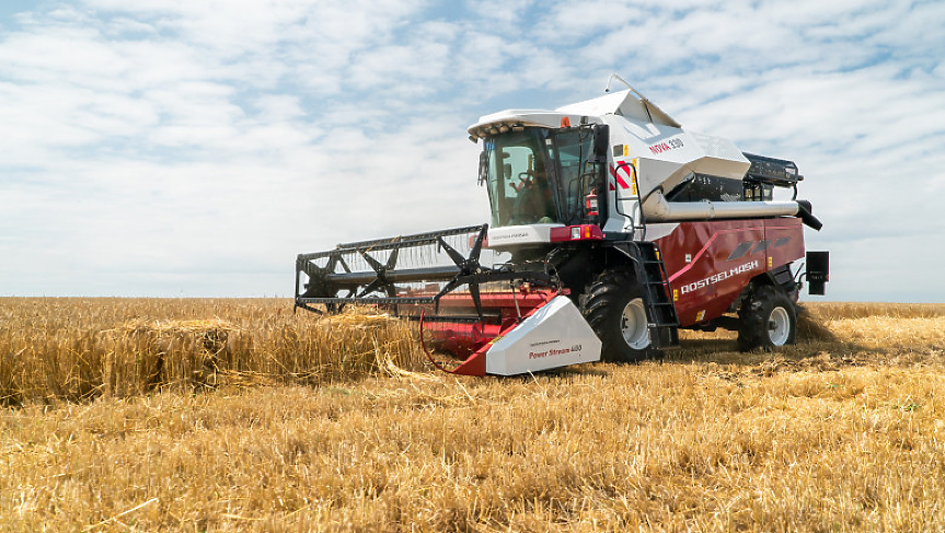 Как 3000 непродадени комбайна тласнаха най-големия работодател в Ростов на Дон към криза? 