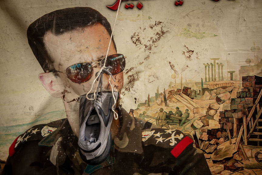 Как живее бившият сирийски диктатор Башар Асад година след бягството си от Дамаск?