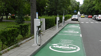 Electrocharge и Petrol пускат 200 нови зарядни станции през следващите 3 години