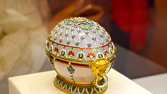 Мъж открадна яйце на Фаберже, като го глътна