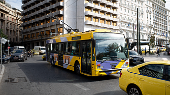 Край на една епоха: Гърция започва да демонтира тролейбусните кабели