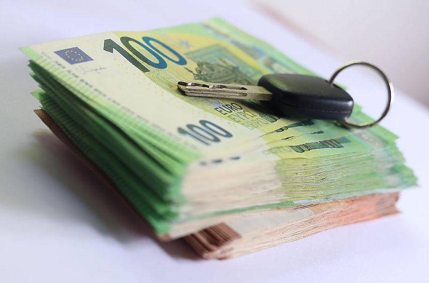 Емигрантите отново изпратиха у дома над €100 млн. Откъде са най-големите преводи? 