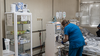 Един работещ ще издържа двама пенсионери до 2040 г., ако не вдигнем здравната вноска?