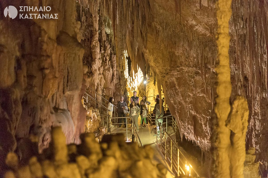 Пещерата Кастания: Спиращ дъха геоложки феномен в Гърция на 3 млн. години