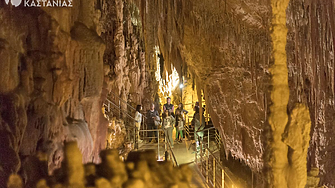 Пещерата Кастания: Спиращ дъха геоложки феномен в Гърция на 3 млн. години